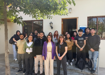 De la UBO al mundo: charla motiva a estudiantes a ampliar sus oportunidades profesionales