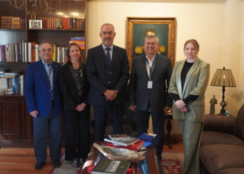 Firma de convenio entre UBO y Universidad de Petroșani impulsa colaboración internacional