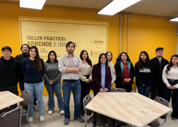 Estudiantes UBO fortalecen competencias en IA junto a expertos de Deta Consultores