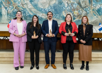 Académica UBO es reconocida por la USACH por su aporte a la innovación y el desarrollo tecnológico