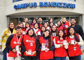 Estudiantes de enfermería se ponen la camiseta con “Fundación Nuestros Hijos”