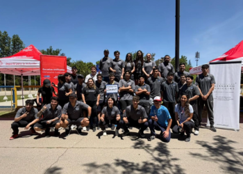 Estudiantes UBO promueven el deporte inclusivo en festival realizado en Santiago