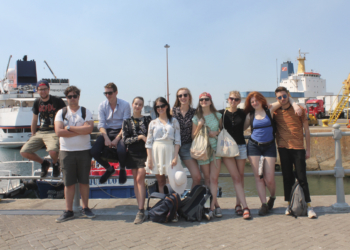 Alumnos de Curso Internacional de la UBO recorren los cerros de Valparaíso