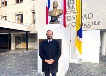 Óscar Bustos: Consejero Universitario de la UBO asume importante rol en la CCHEN