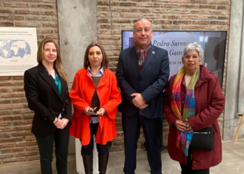 Centro de Estudios Históricos de la UBO inauguró exposición “El navegante y la historiadora: dos biografías conectadas por la investigación”