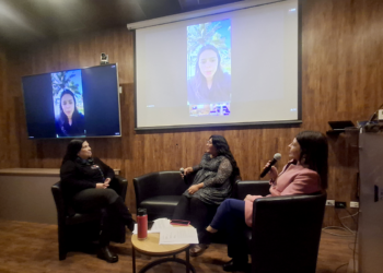 Alumni de Obstetricia y Puericultura inspiran a futuras generaciones con su experiencia laboral