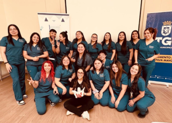 UBO fortalece la salud comunitaria con charla sobre piso pélvico dirigida a personas mayores