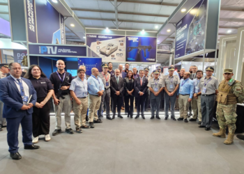 Colaboración entre UBO y FAMAE da vida a sistema de entrenamiento virtual en FIDAE