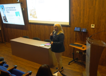 Investigadora internacional compartió en la UBO una nueva visión para la Educación Superior