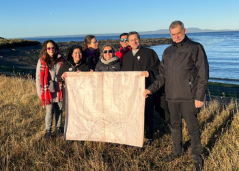 Equipo de investigación UBO visita sitio arqueológico en Magallanes junto a Subsecretario del Patrimonio Cultural